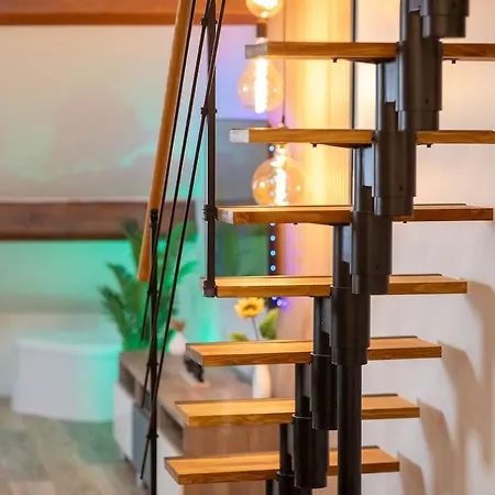 Dream Factory - Loft & Private Cinema 6p, 8 Minutes From Disneyland Apartment Montry
